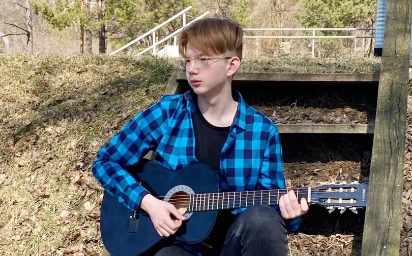 Никита Патласов - школьник, косплеей, актёр и гитарист