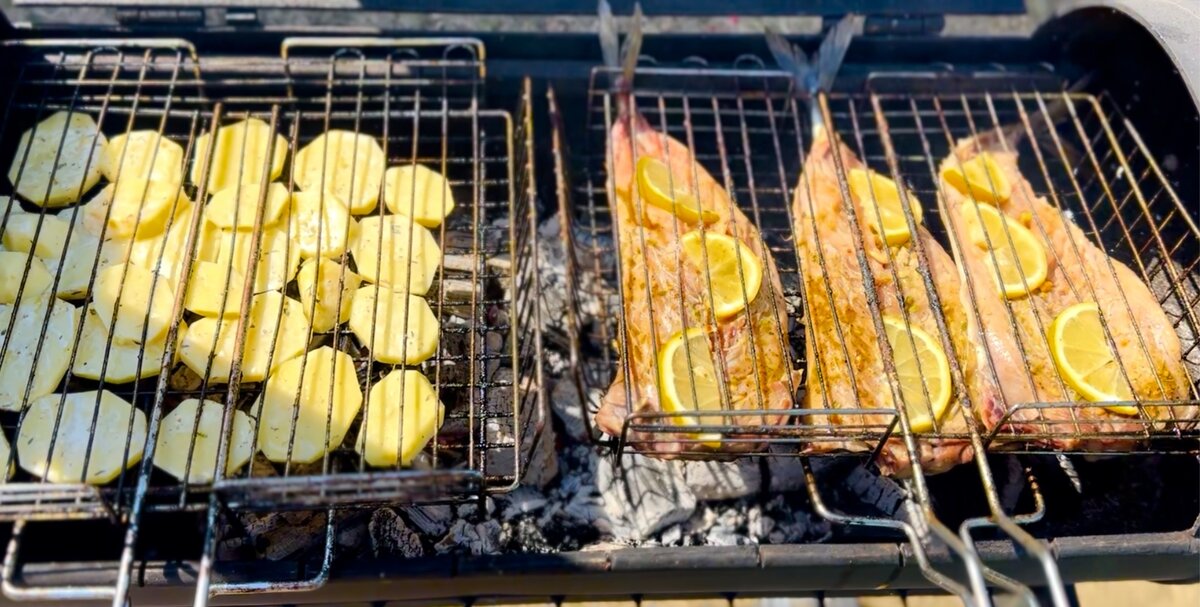 Готовим рыбку на мангале (фото автора)