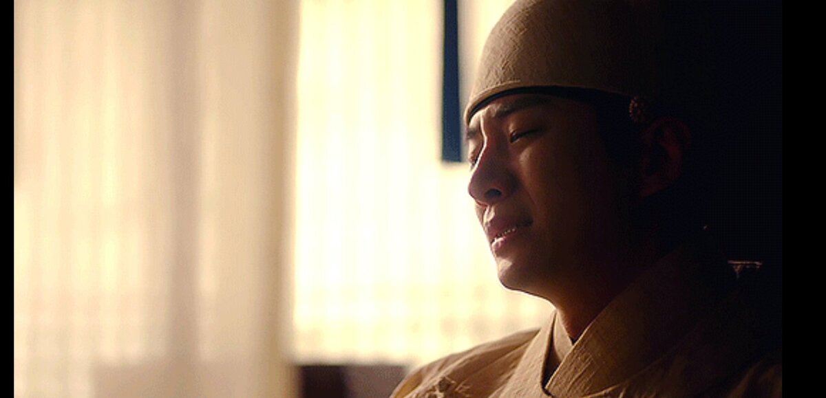 "Красный манжет рукава"