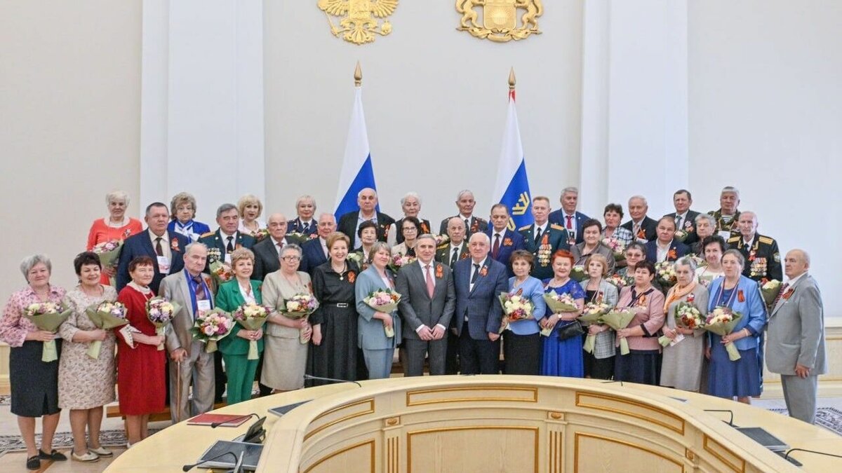     Александр Моор встретился с главами общественных организаций ветеранов в Большом зале областного правительства. Об этом губернатор рассказал в своём telegram-канале.