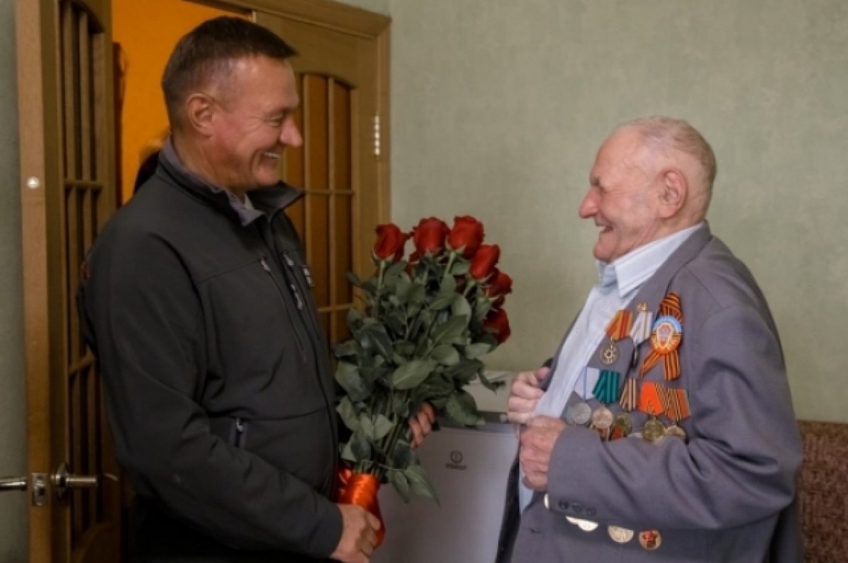    В Курской области поздравили с днем рождения ветерана ВОВ Георгия Свинарева