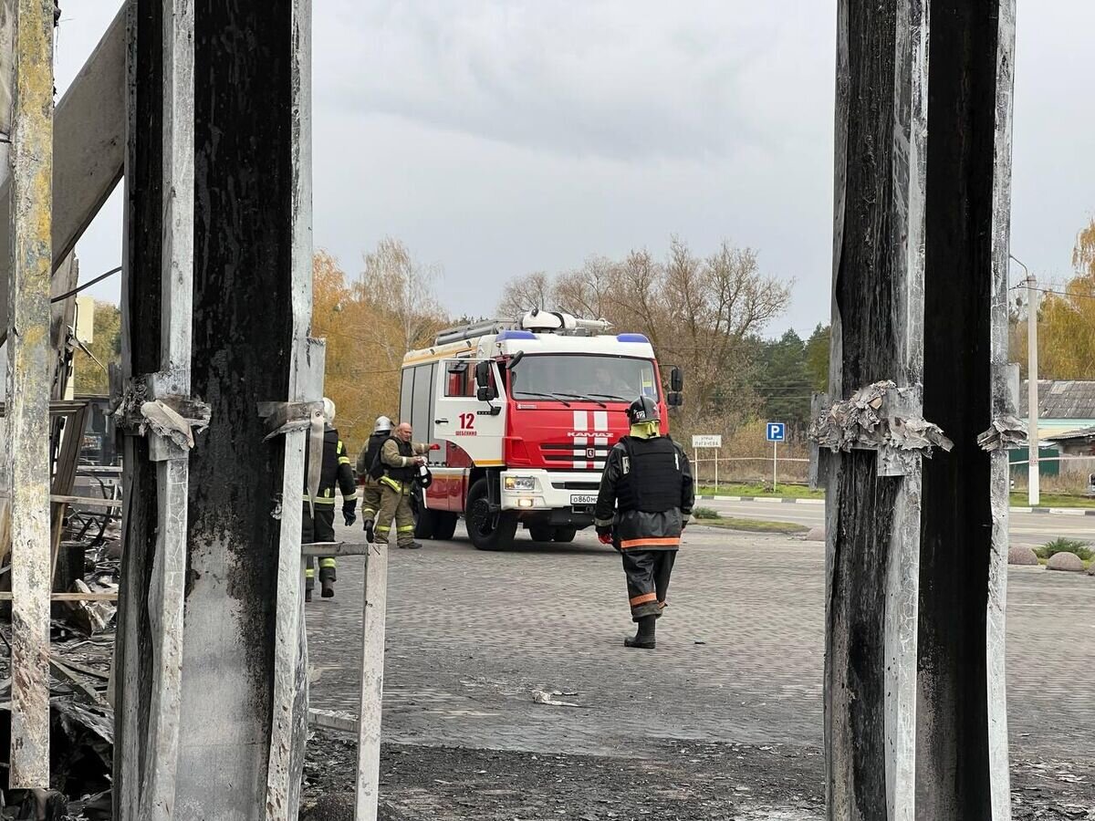    Пожарная машина на месте обстрела в Белгородской области© Фото : Настоящий Гладков/Telegram