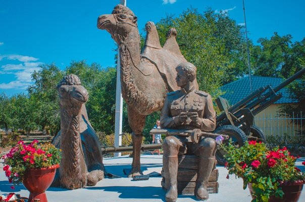 Памятник в Ахтубинске. Фото из интернета.