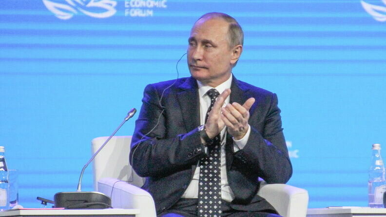     Первая инаугурация Владимира Путина в качестве президента России состоялась 7 мая 2000 года. С этого момента прошло уже 23 года и многое поменялось, как в государстве в целом, так и Ростовской области в частности. Какой стала страна за это время, в материале RostovGazeta.