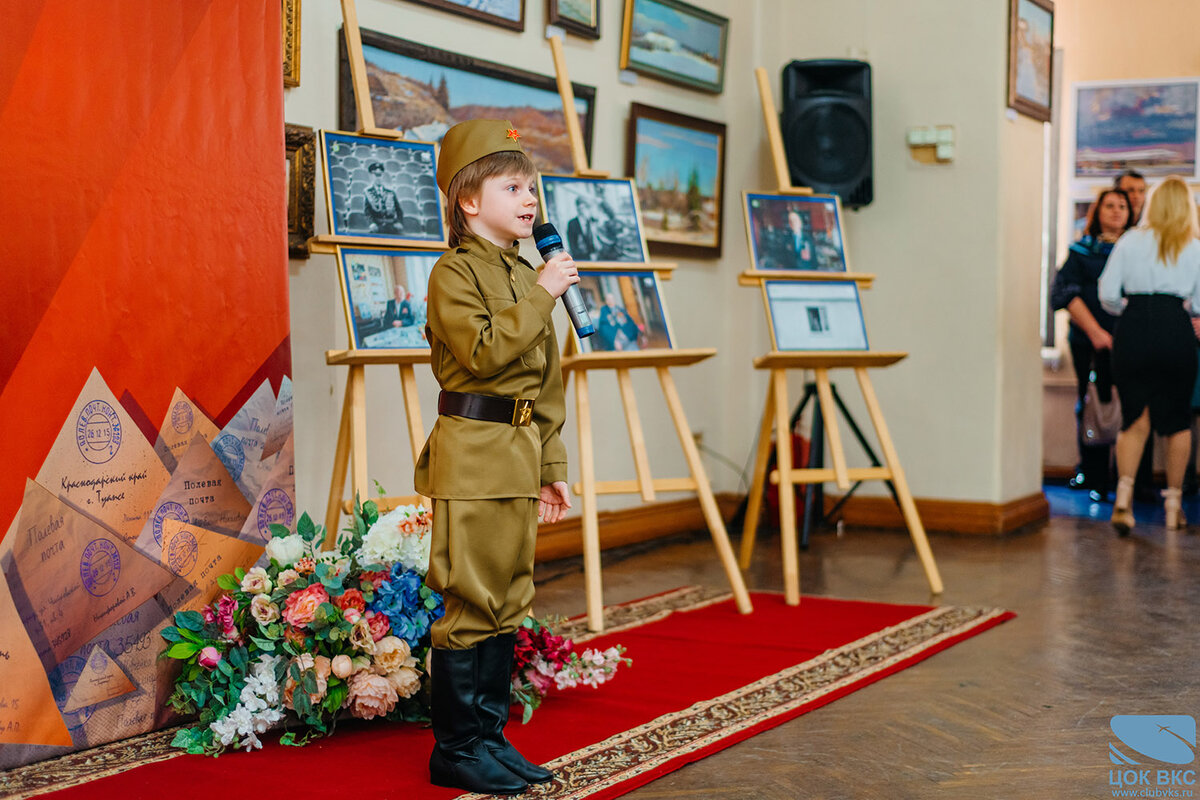 В Центральном офицерском клубе ВКС открылась персональная выставка фотографа Ольги Шацкой «Лица Победы»