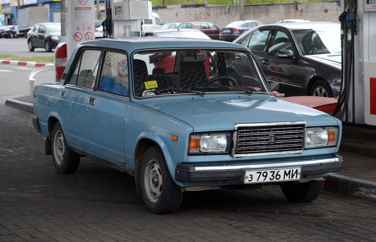 Самый популярный автомобиль 90 годов, ВАЗ 2105 | Техника времен СССР | Дзен