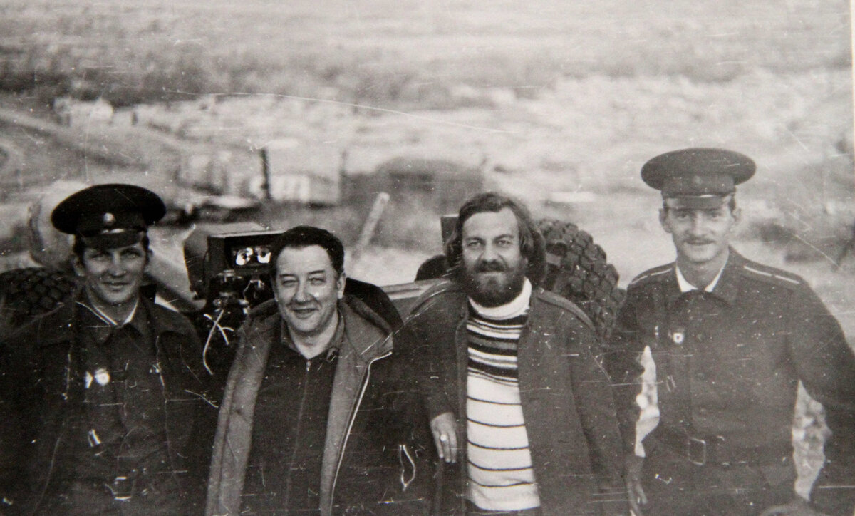 80-е годы. Голубые Гитары в Афганистане. Игорь Гранов второй слева.