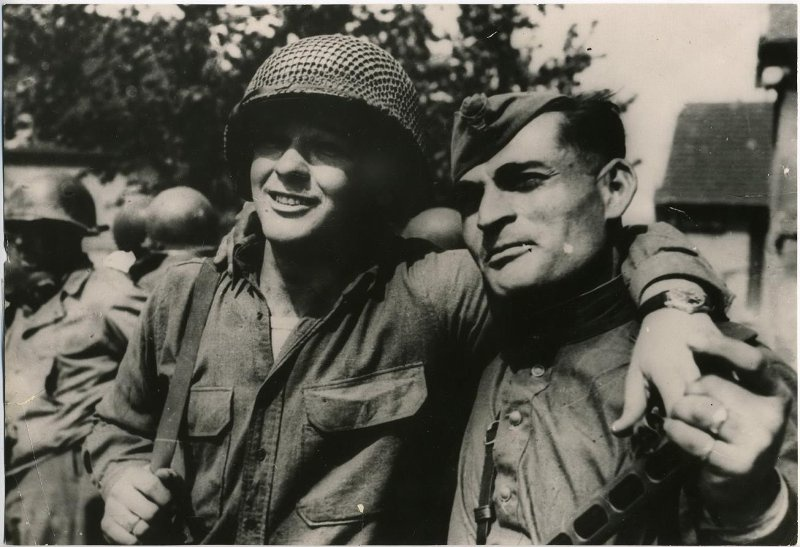 Встреча на Эльбе - Образы Войны