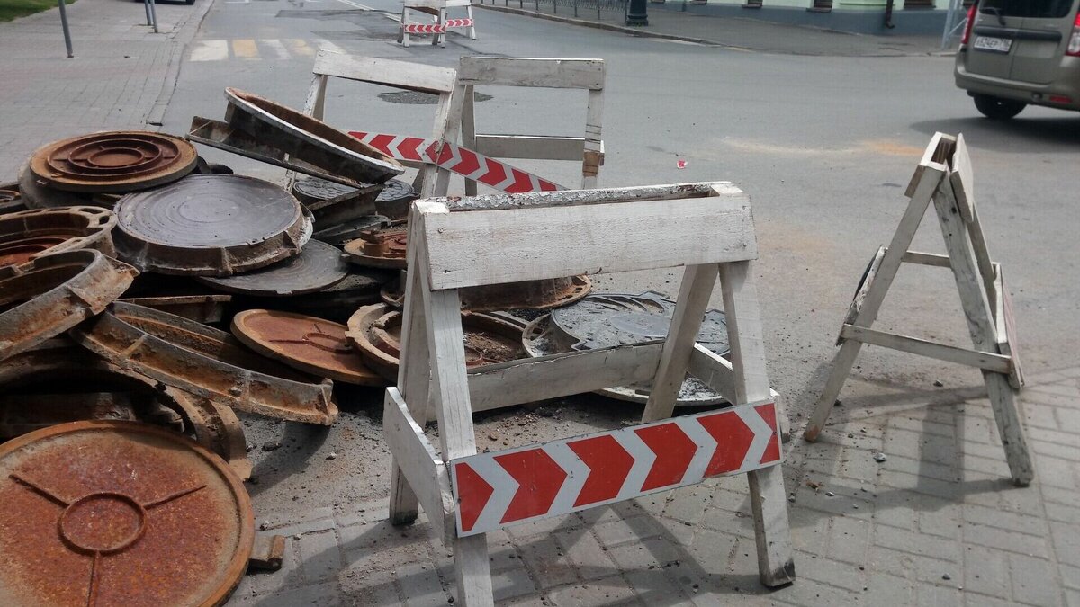     В Ново-Савиновском районе Казани ограничили участок проезжей части из-за реконструкции канализационного коллектора. Соответствующее постановление опубликовали в сборнике документов.