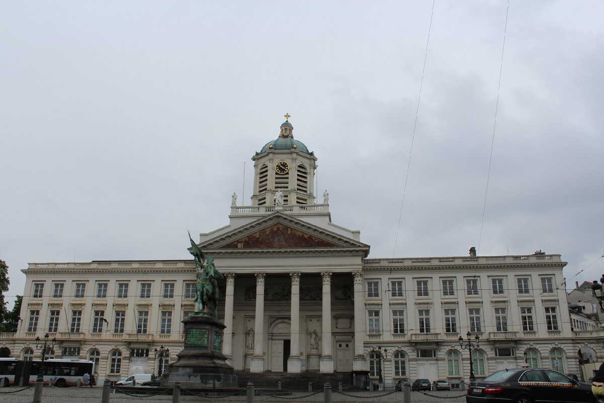 Королевская площадь
