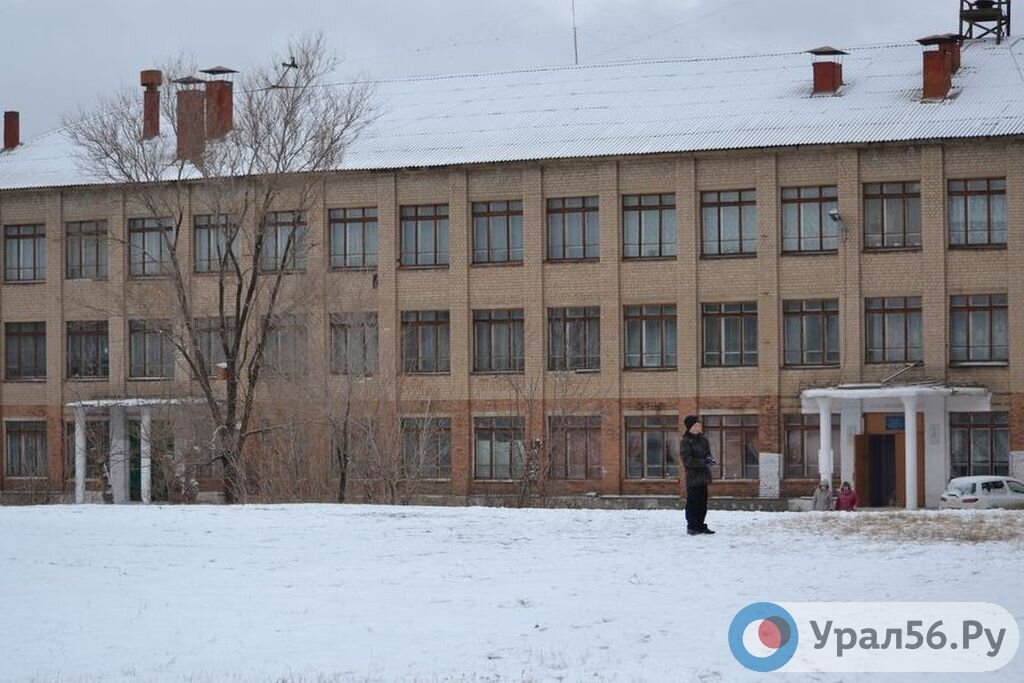    Губернатор Оренбургской области пообещал вернуть учеников школы №54 Орска за парты к 1 сентября 2024 года