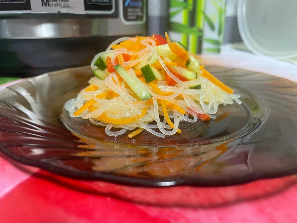 Салат Фунчоза с овощами