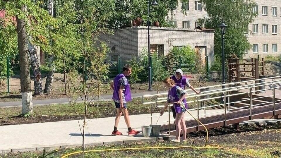     Шестнадцать тысяч подростков смогут получить официальную работу этим летом в Тюменской области, передают в пресс-службе регионального правительства.