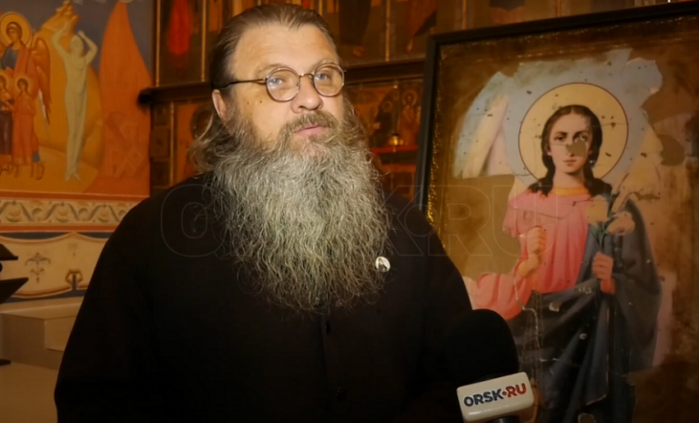    Протоирей орского монастыря из зоны СВО привез икону, чудом уцелевшую после бомбежки Марина Шарт