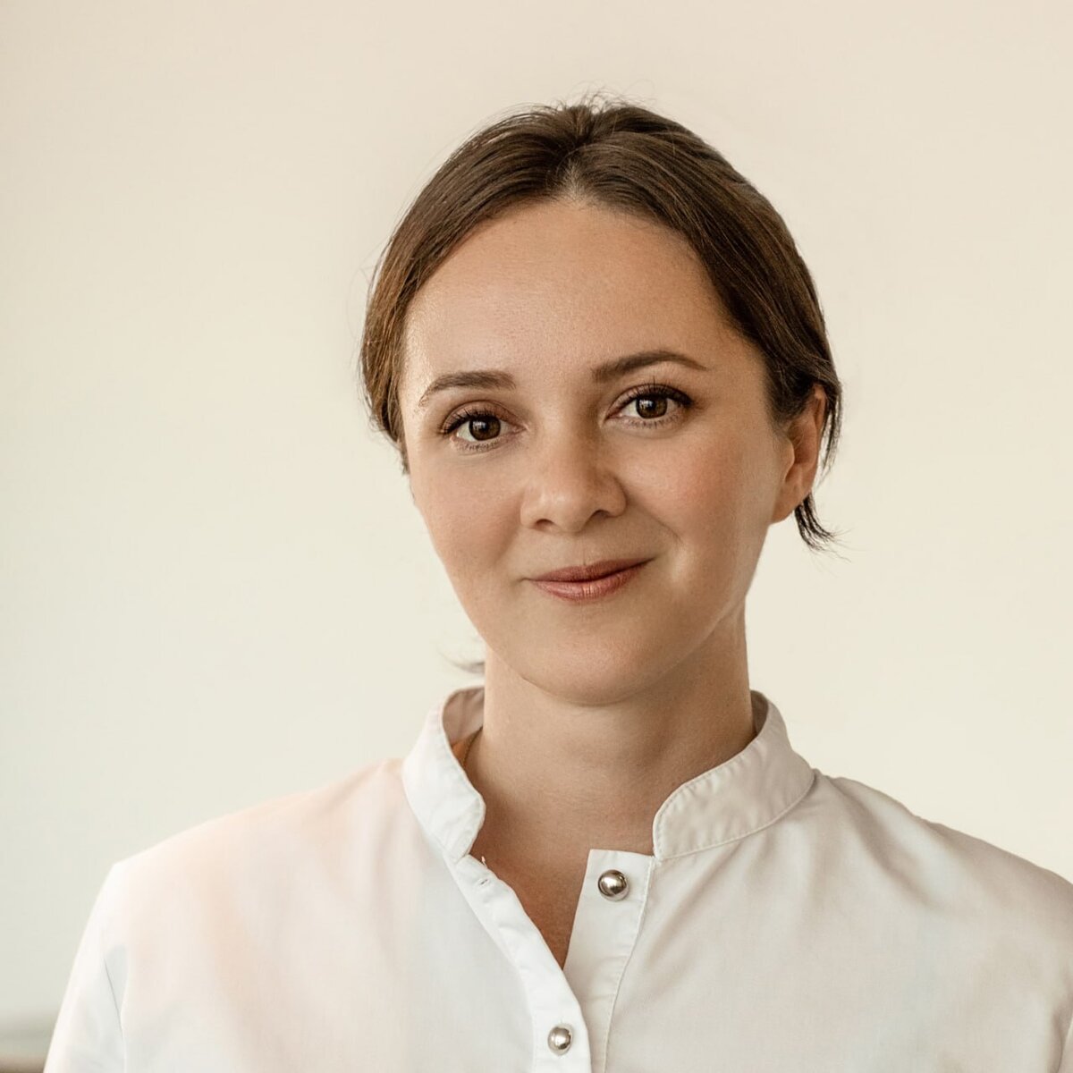 Анна Шиловская 
врач лечебной физкультуры и спортивной медицины, невролог Mriya Life Institute с опытом работы более 16 лет и специализации на неврологии, спортивной медицине, ЛФК и разработке индивидуальных программ тренировок