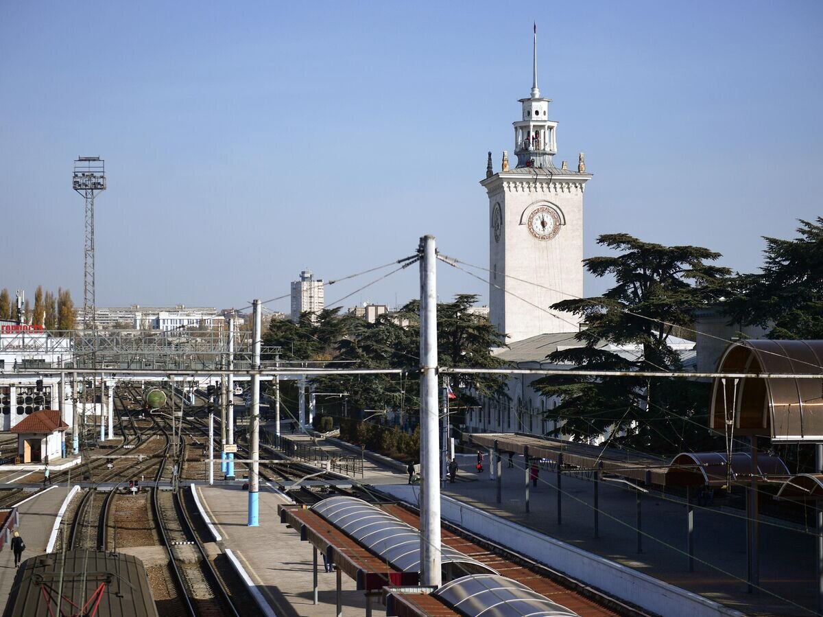    Железнодорожный вокзал в Симферополе© Константин Михальчевский