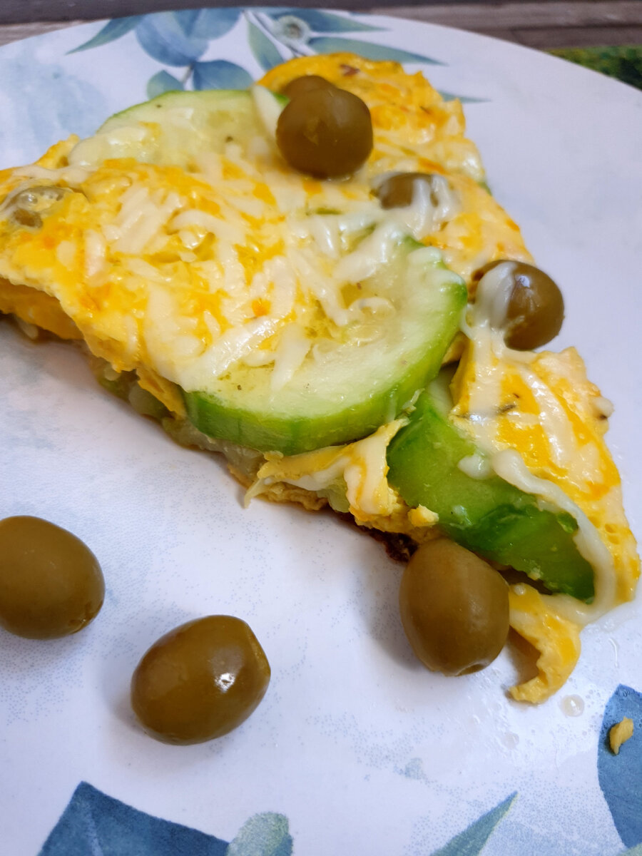 Я люблю готовить тортилью🥰 это очень вкусное, простое и быстрое в приготовлении блюдо, которое нравится примерно всем. Ее можно есть как в горячем, так и в холодном виде, а также подавать на завтрак, обед и ужин.