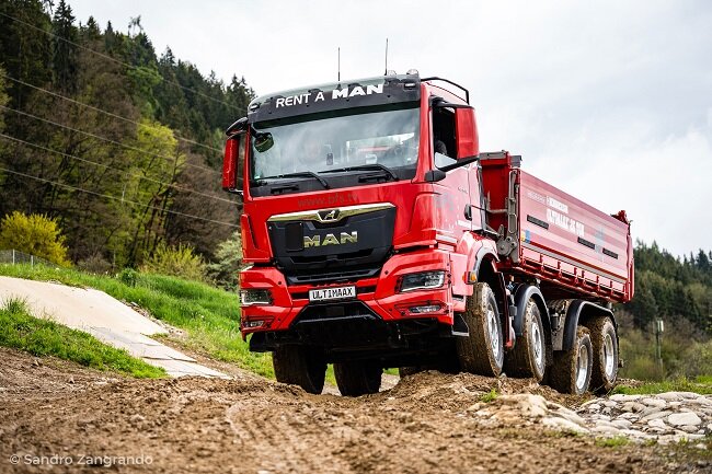 Эластомерная подвеска Hendrikson Ultimaax повышает комфорт в MAN