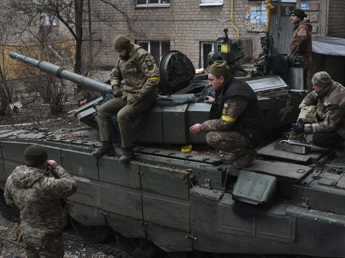    Украинские военные в Артемовске (украинское название — Бахмут)© AP Photo / Andriy Andriyenko
