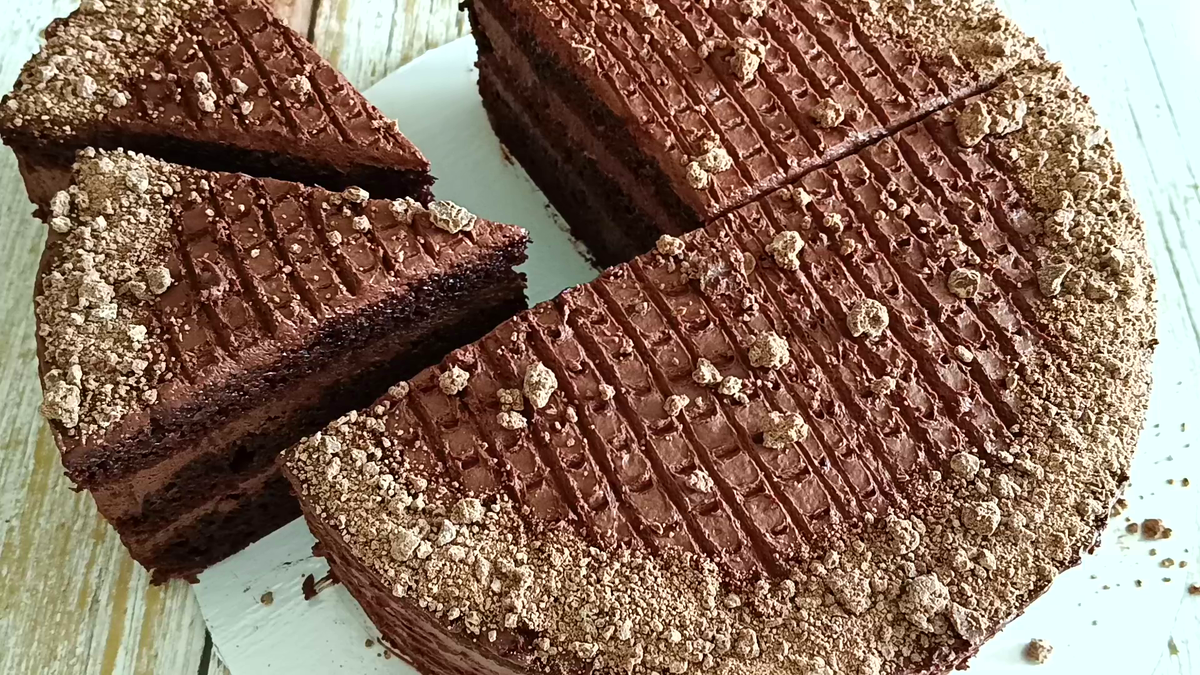 Шоколадный пирог с бананово-сливочной начинкой