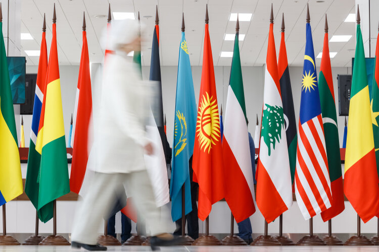   В целом, по словам Руслана Эдельгериева, 120 стран с исламским населением сейчас «пристально смотрят» на Россию и готовы сотрудничать, есть контакты: «Уже начинают приезжать люди, интересоваться бизнесом» Фото: «БИЗНЕС Online»