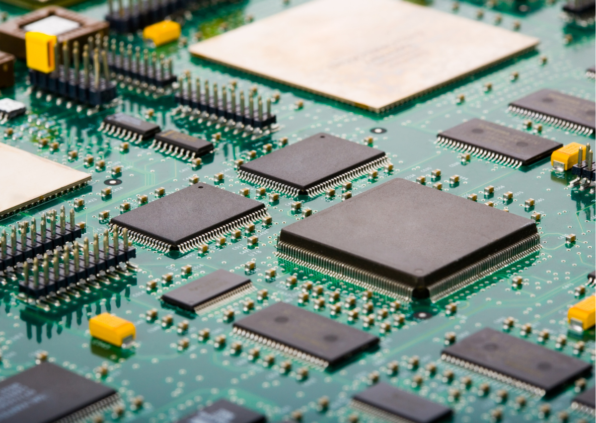 Технология поверхностного монтажа СМД. SMD И BGA компоненты. Поверхностный монтаж SMD. Поверхностный монтаж SMD компонентов.