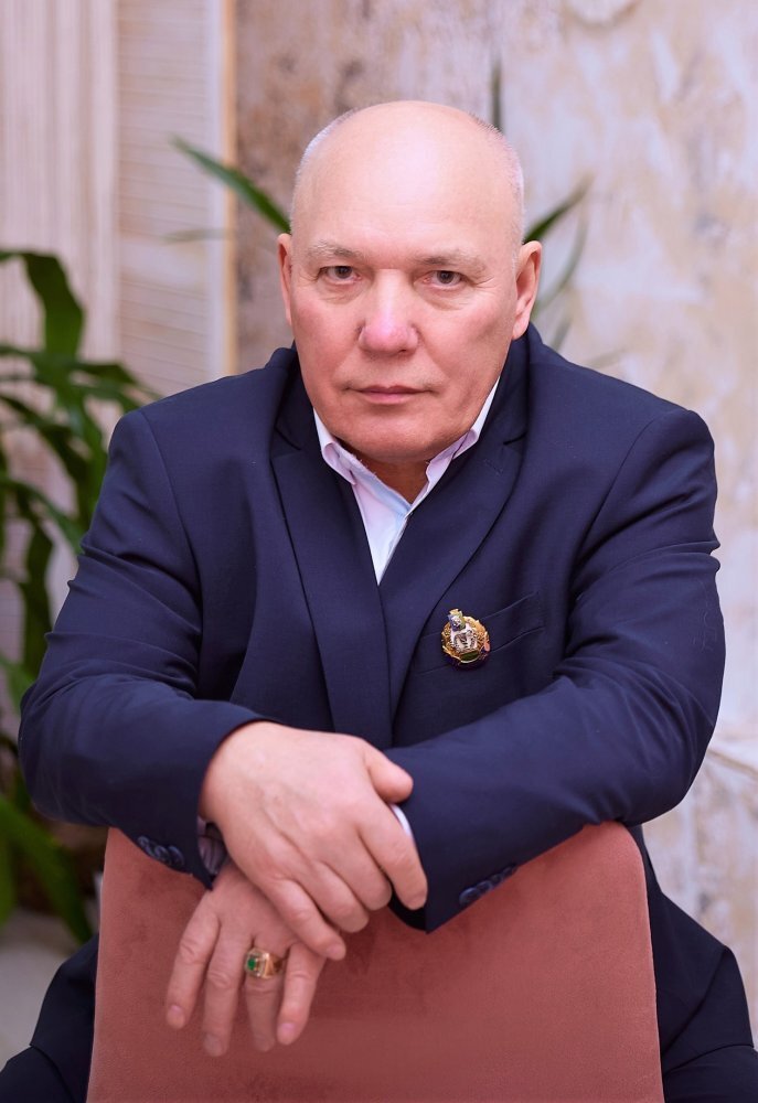    Владимир Путин распорядился присвоить государственные награды двум жителям Югры