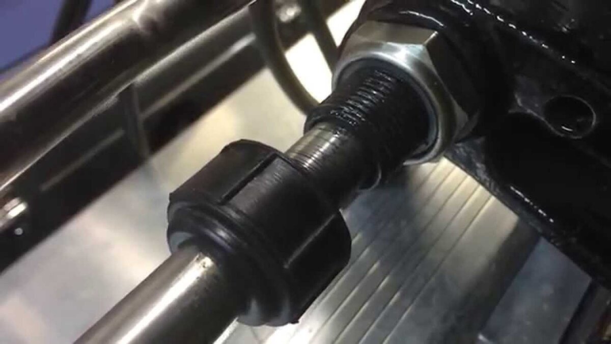 Лодка с рулевым управлением: Купил "чудо гайку", подсказываю где самая ...