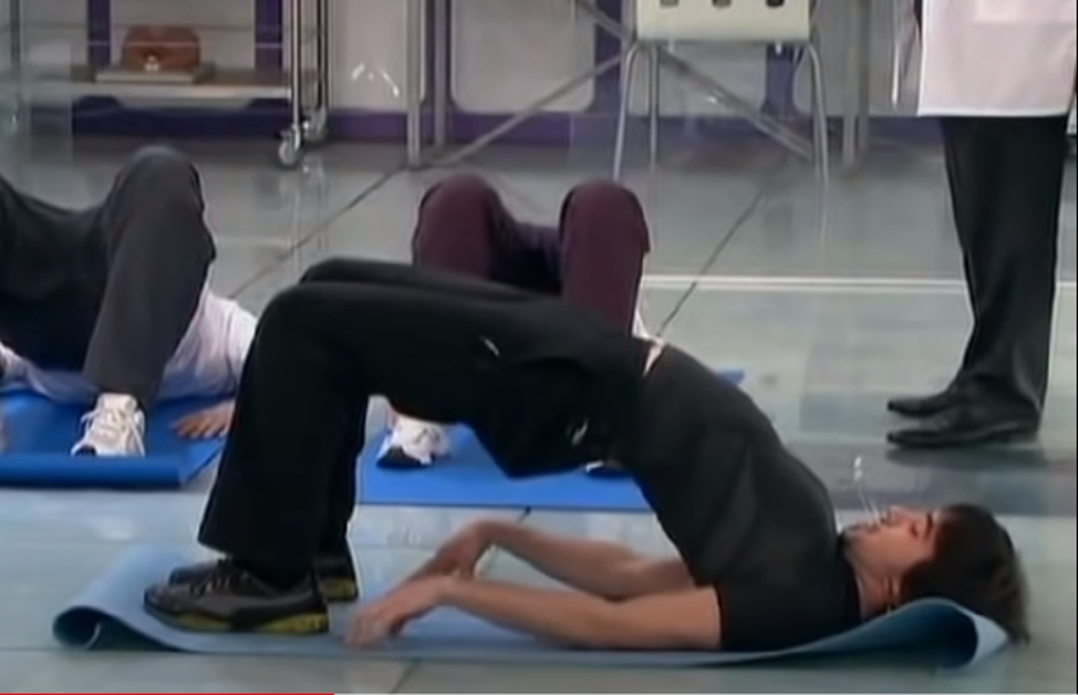 Можно ли заниматься спортом при геморрое. Геморрой ЛФК. Упражнения при геморрое. Физзарядка при геморрое. Упражнения кегеля при геморрое видео.