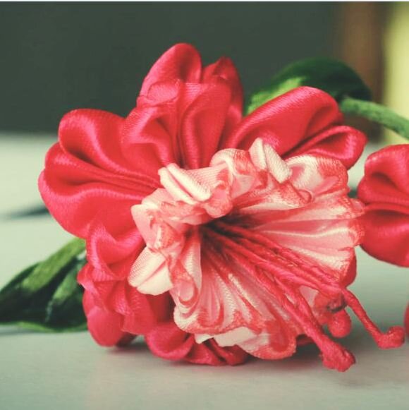    Фуксия в технике канзашиИсточник: Скриншот из видео