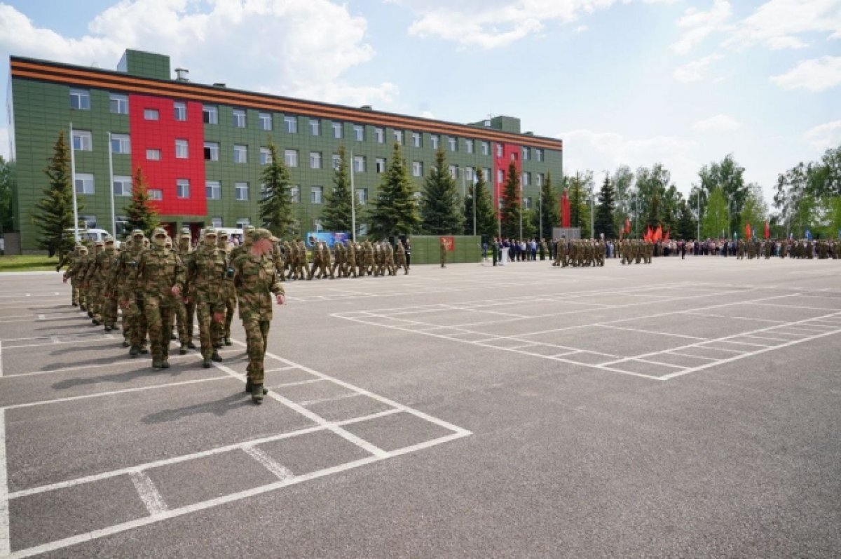    Хабиров проводил из парка «Патриот» 2 новых батальона на боевое слаживание