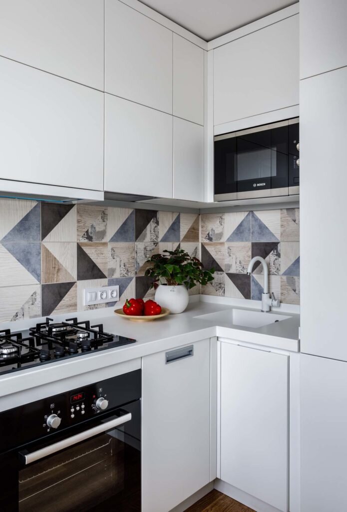 Белоснежный интерьер в европейском стиле. Преображение панельной однушки