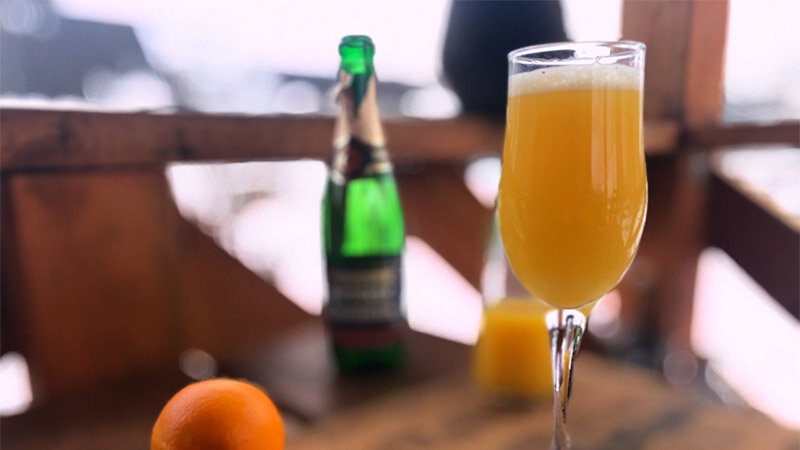 Классический коктейль Мимоза. (Автор фото: Смирнов Николай / Alkolife.ru)