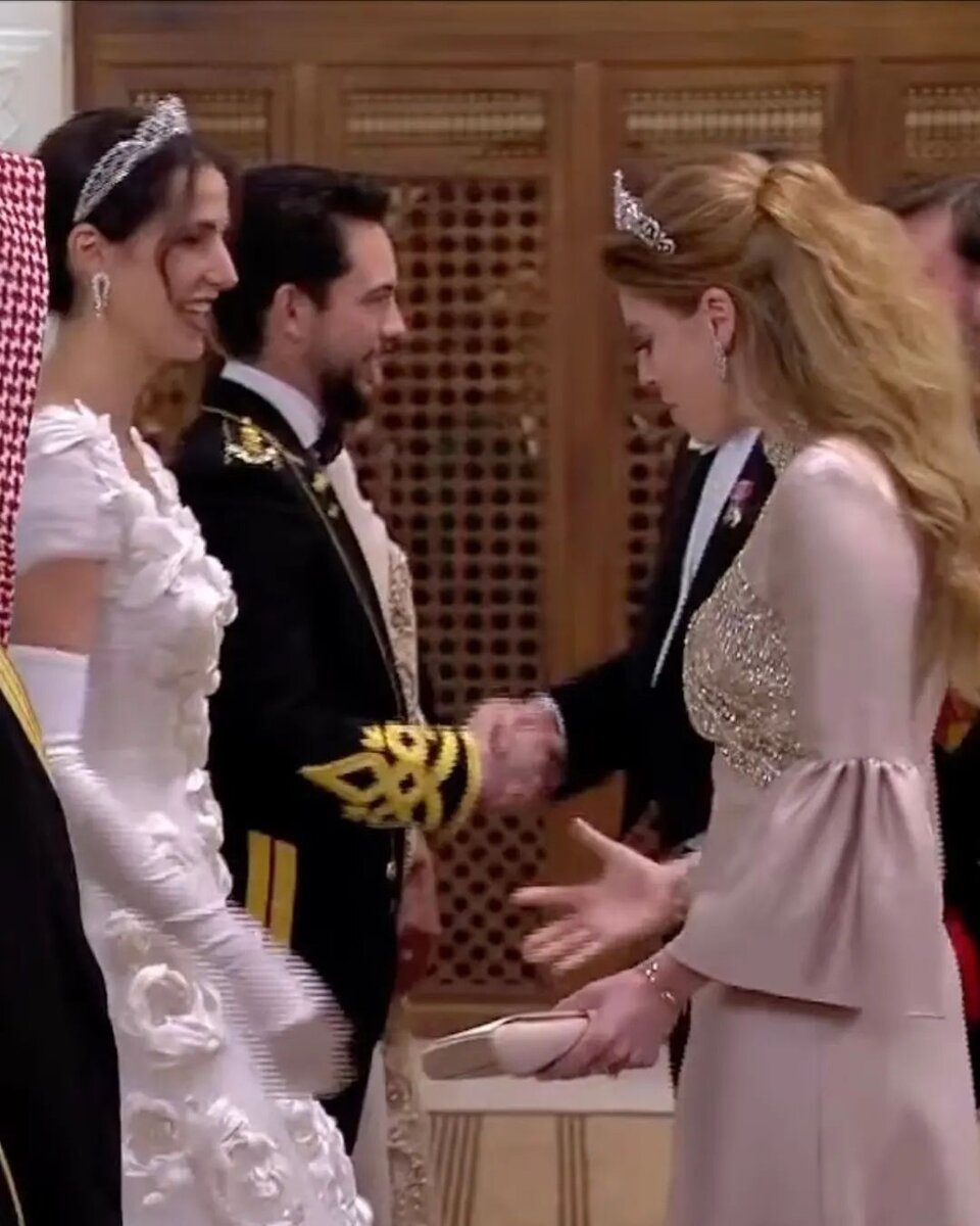 Британцы на свадьбе принца Хусейна и Раджвы Аль Саиф
