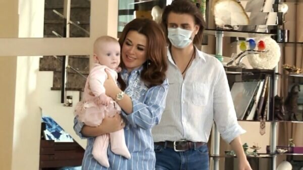    Настя Заворотнюк и Петр Чернышев с дочкой, фото: pro-ua.org