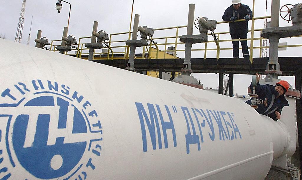 В отличие от снижения зависимости от российского газа, в нефтяном секторе Чешской Республики отмечается увеличение доли сырой нефти, импортируемой из России.  @ РИА Новости