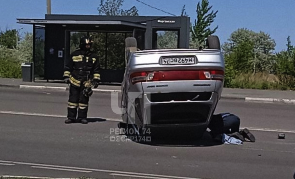 Врезался в знак и перевернулся: в Челябинске на скорости опрокинулся ВАЗ- 2112 | Русский компас | Дзен