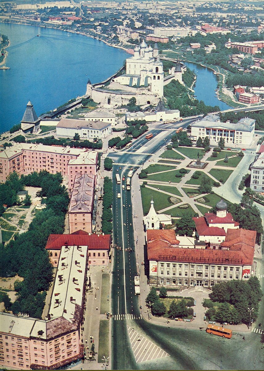 Вид на центр города Пскова.
