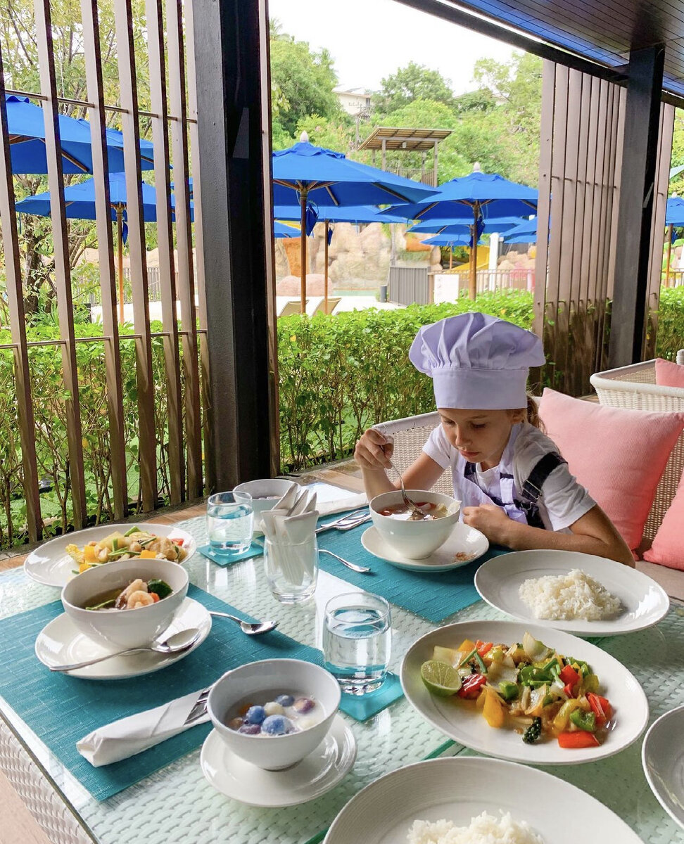 Вот такой обед мы с дочкой сами приготовили на кулинарном мастер классе в отеле Ozo