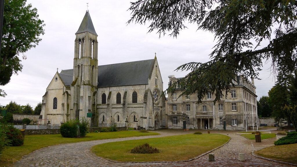 Монастырь Святого Винсента, основанный Анной Ярославной в 11 веке