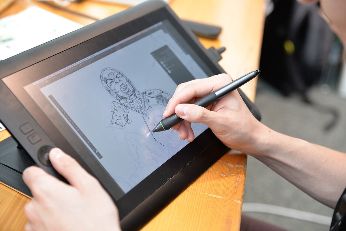Графический планшет с экраном — Wacom Cintiq.