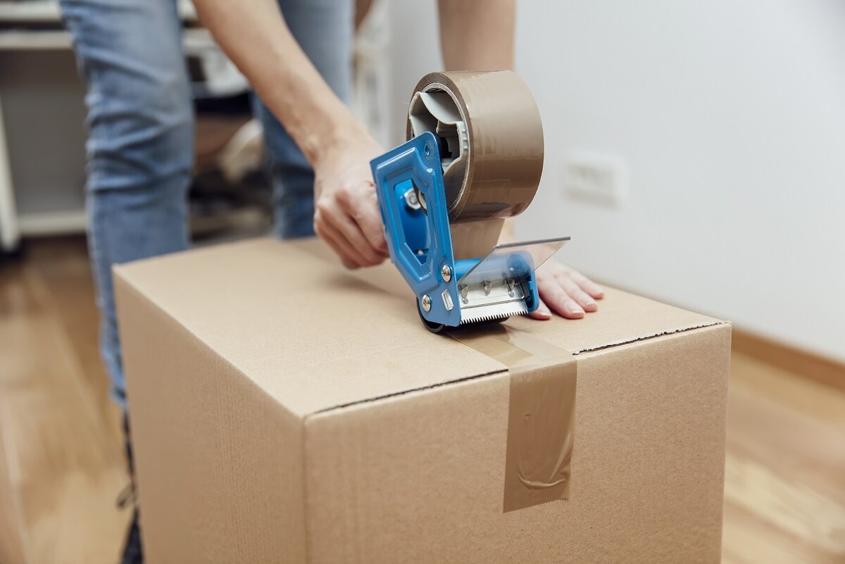 Не менее важным этапом является упаковка груза, которая сохранит груз в сохранности в процессе транспортировки