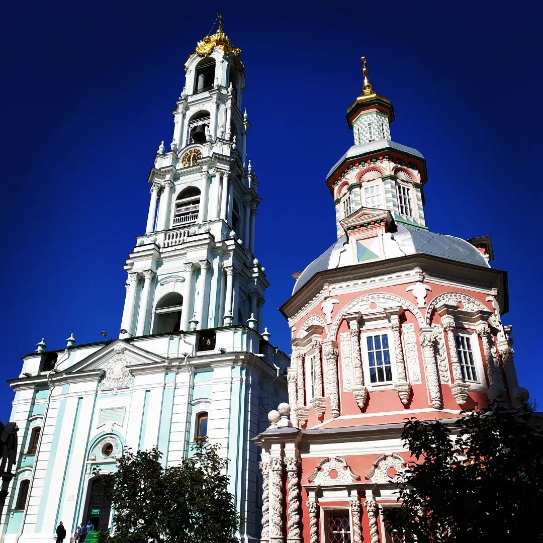 Колокольня и Надкладезная часовня