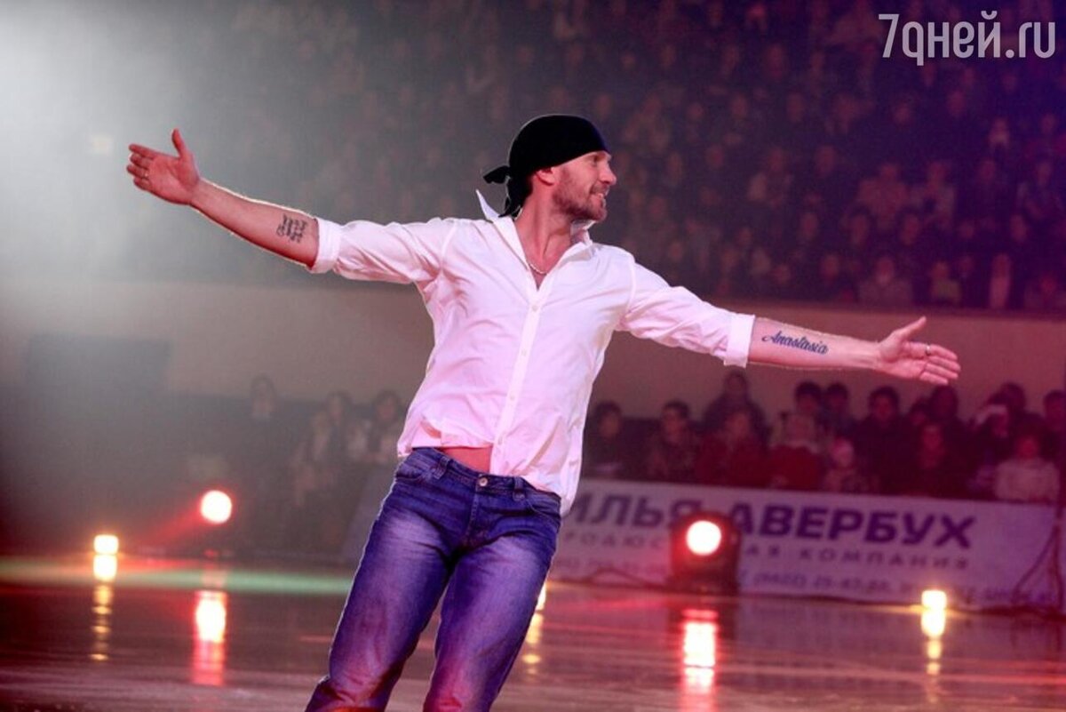    Роман Костомаров кадр шоу