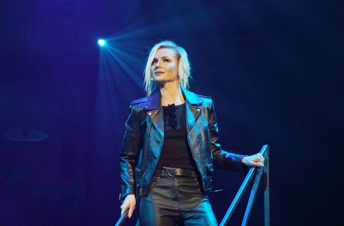 Полина Гагарина участвовала в мини-викторине с Ваней Дмитриенко.  Фото: Ekaterina Tsvetkova / Global Look Press / globallookpress.com