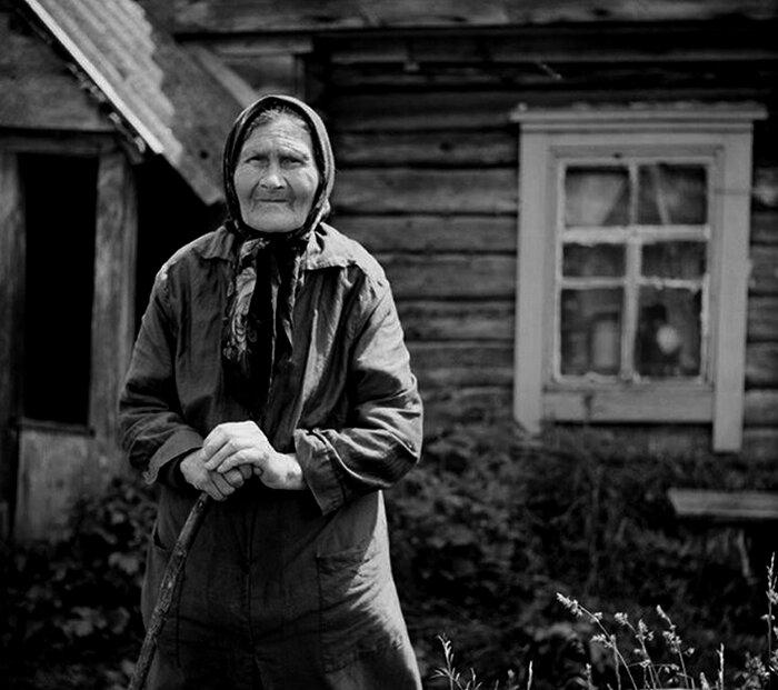 Фото из открытых источников информации, Вот такие бабушки в деревнях
