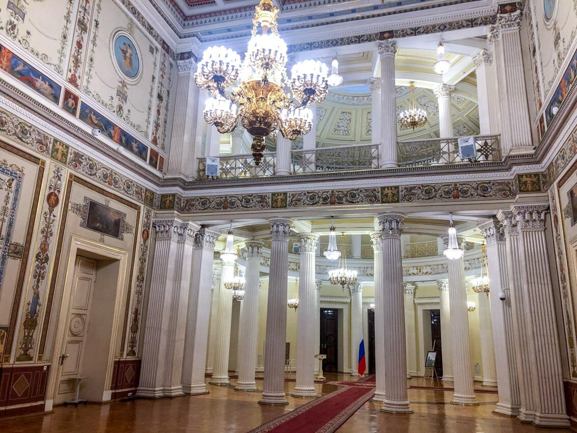 Неприкаянная душа покинула дворцовые интерьеры и нашла покой в Арктике