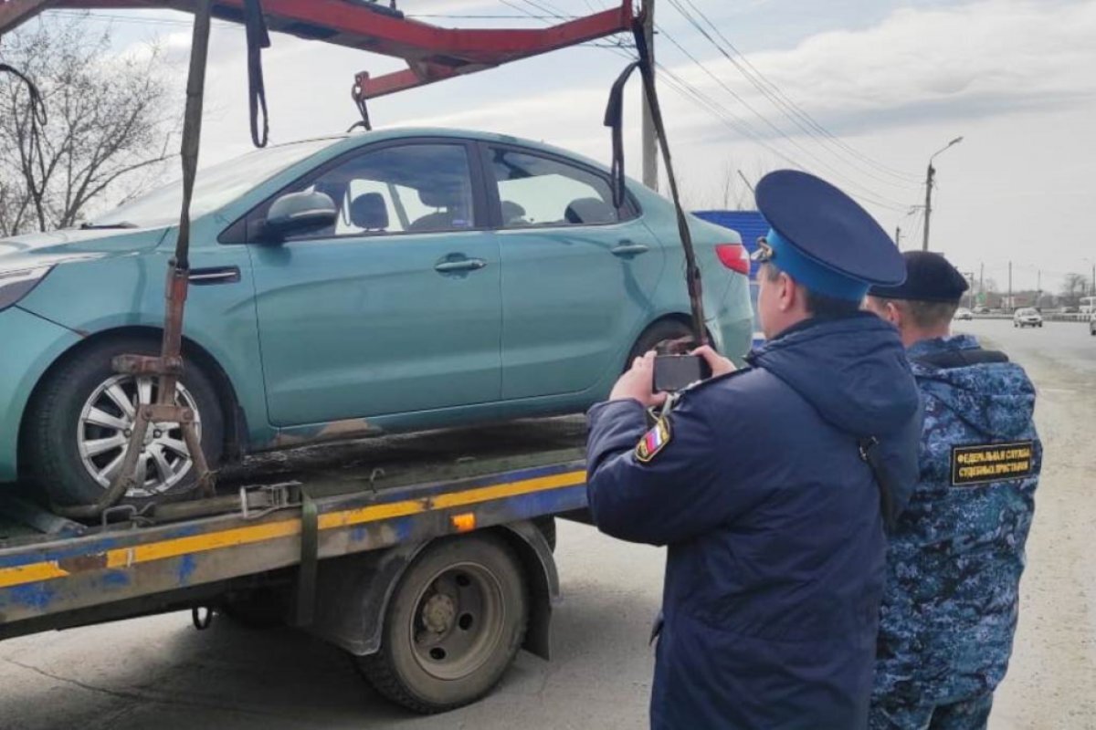    30 машин арестовали приставы на въезде в Челябинск