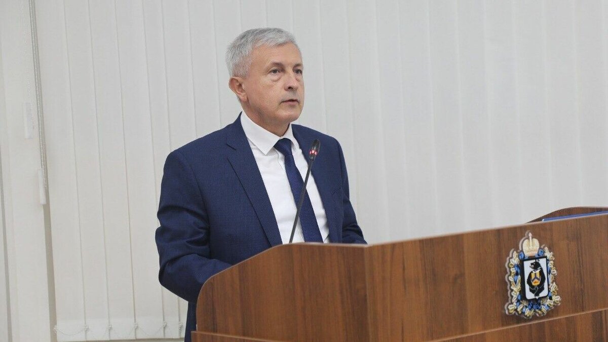     Депутаты заслушали отчет уполномоченного по правам человека в регионе Игоря Чесницкого