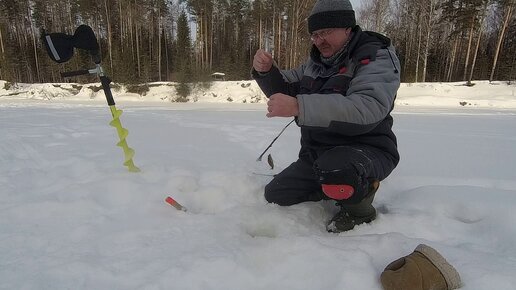 Сход щуки- лопнул вертлюг, клёв ершей и окушков на реке Белая Холуница в феврале.